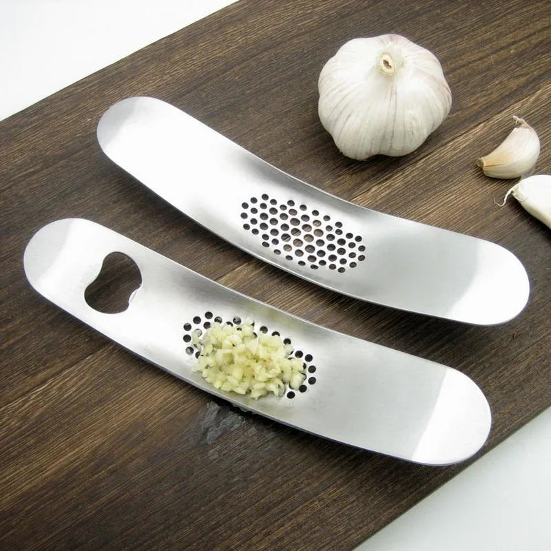 DecorBites™ Garlic Press - Kitchen Gadget for Vegetables and Fruits